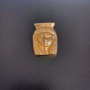 The Metropolitan Museum of Art Queen Hather Egyptian pin pendant